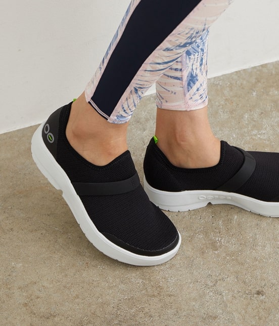 Nergy Oofos 防臭 軽量 Oomg Mesh Low リカバリーシューズ シューズ スリッポン 通販 J Adore Jun Online