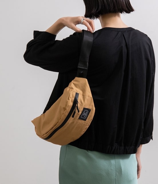 Adam Et Rope Le Magasin Kiu 別注ボディバッグ バッグ ボディバッグ ウエストポーチ 通販 J Adore Jun Online