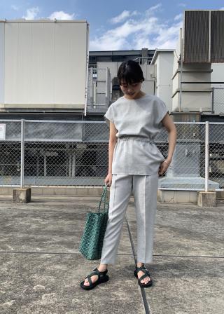 新品タグ付 ADAM ET ROPE オックスセンタープレスパンツ ライト