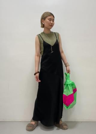 アダムエロペ　未使用♦ADAM ET ROPE トリアセサテンキャミワンピース 未使用♢ADAM ET ROPE トリアセサテンキャミワンピース - メルカリ