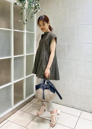 Vis きちんと感溢れる 切り替えプリーツフレンチスリーブ前開きシャツ トップス シャツ ブラウス 通販 J Adore Jun Online