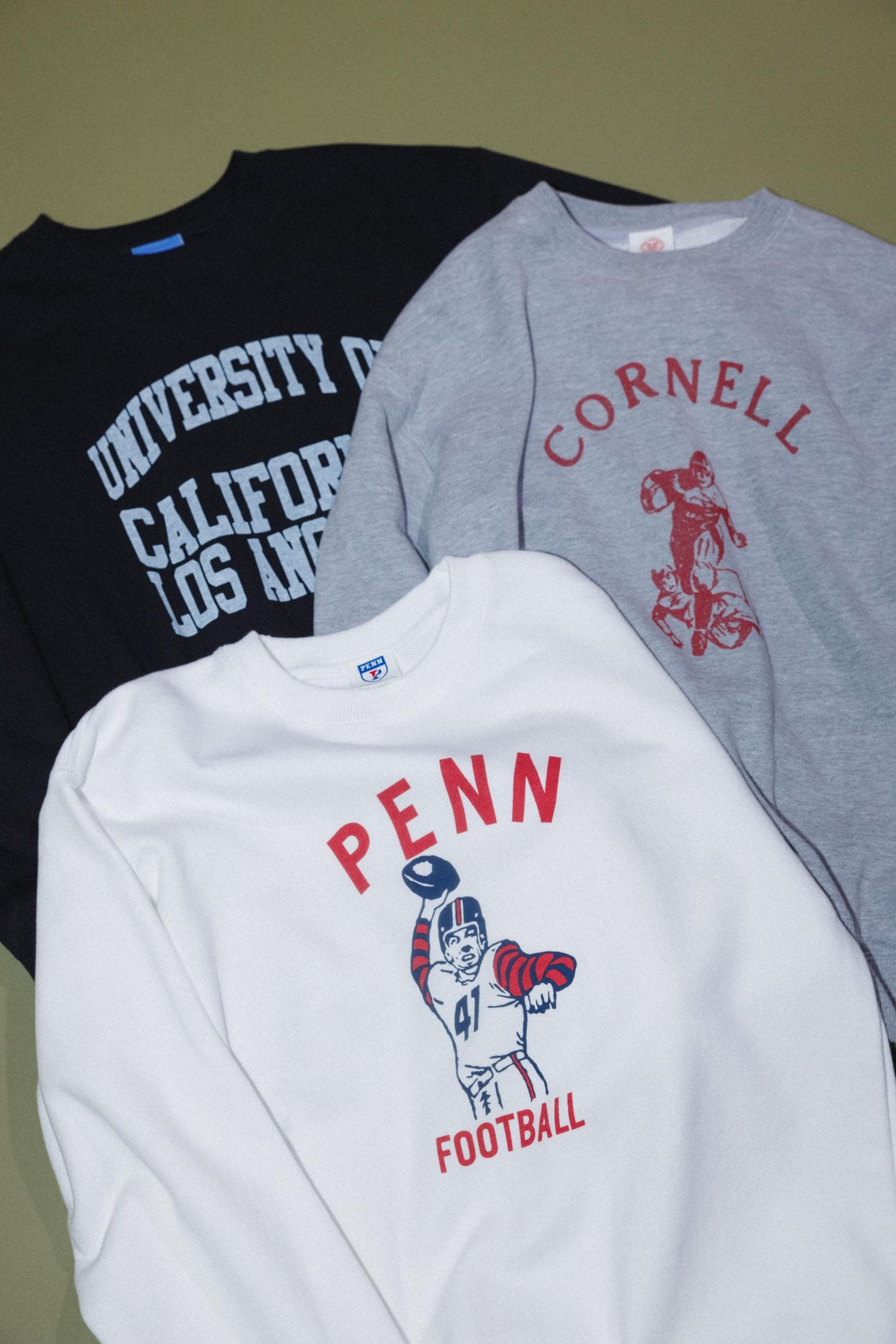 今年注目 トレンドの カレッジロゴスウェット で叶えるフェミニンコーデ J Adore Jun Online ジャドール ジュン オンライン