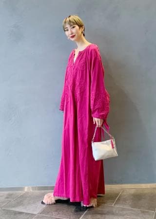 【Sara mallika】COTTON-LINEN PATCH DRESS ADAM ET ROPÉ FEMME(アダム エ ロペ ファム) / 【Sara mallika