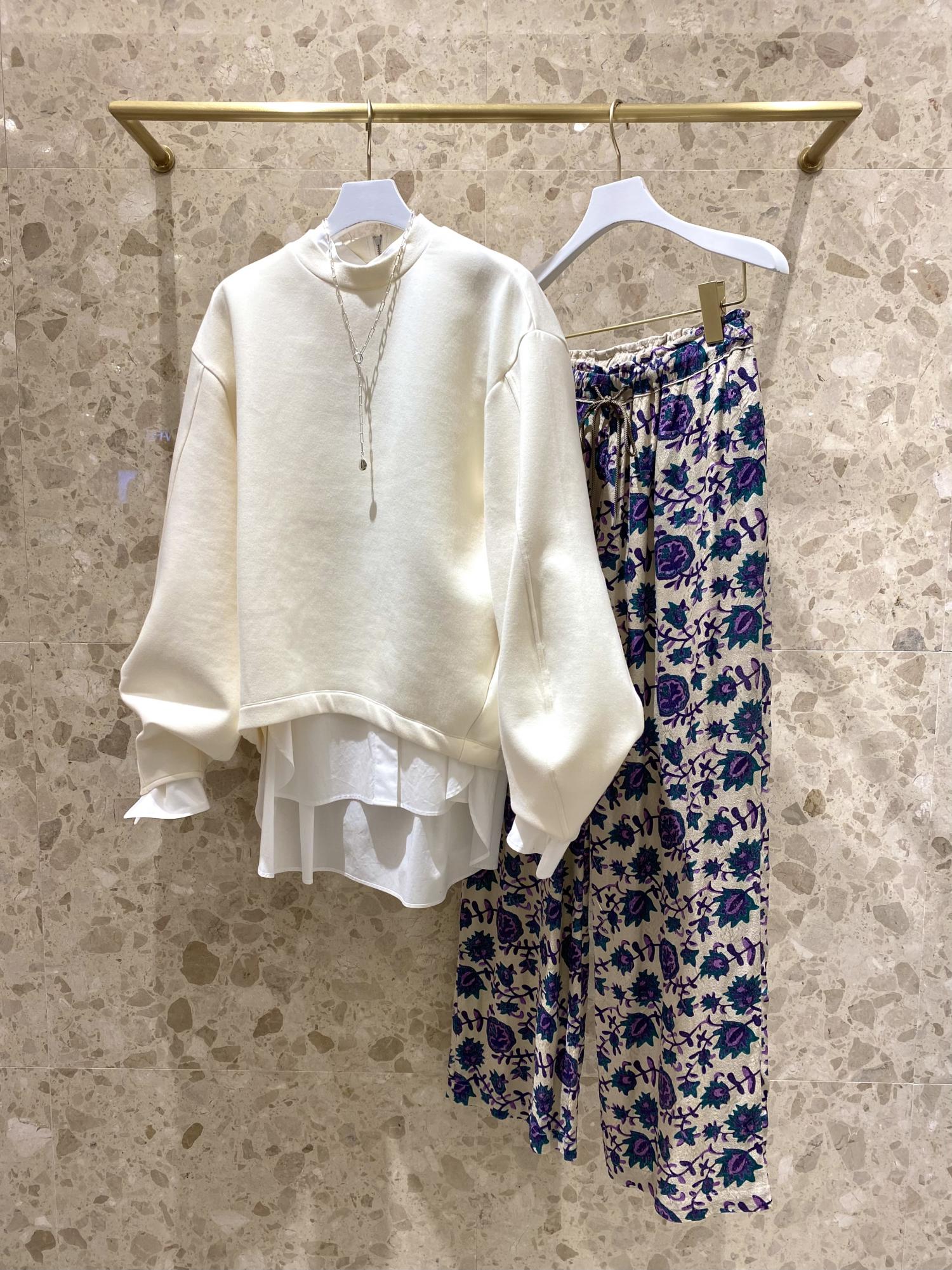 Sara Mallika Staff Outfit Adam Et Rope アダムエロペ