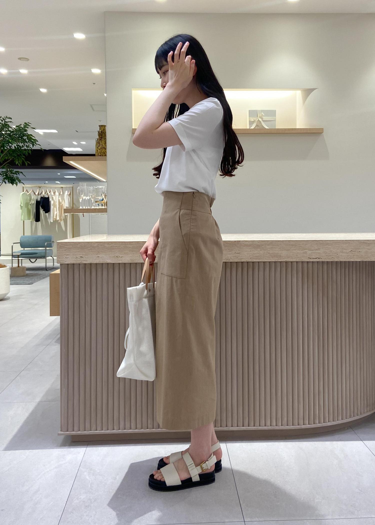 【新品タグ付】ADORE さらさらニットタイトスカート オフ白 3万 匿名配送 配色ニットフレンチシックタイトスカート｜JENNE(ジェンヌ)公式