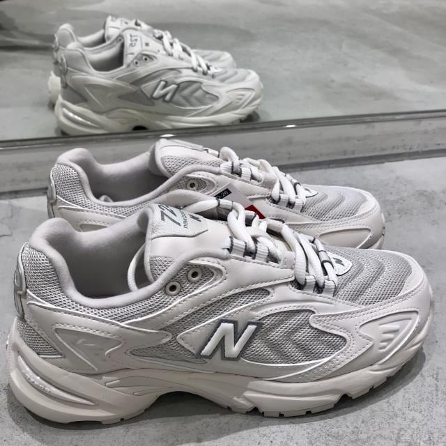 NB9060と725 / ぐち / ADAM ET ROPÉ FEMME ｜J'aDoRe JUN ONLINE