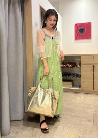 ぽぽ　エメラルドワンピース VERY NaVY2024年12月号掲載】【La maglia due】ケープレイヤード