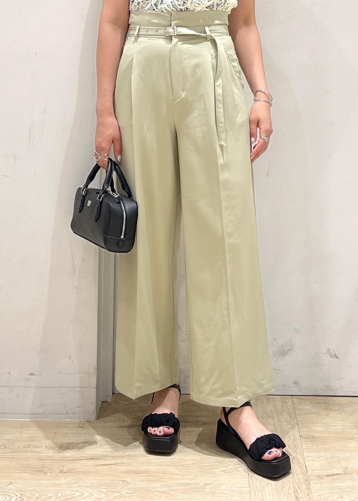 MA*RSのスカートとブラウス