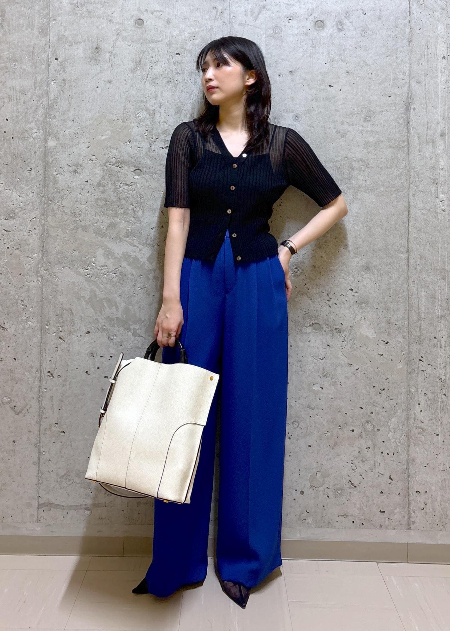 【ブルーがコーデに爽やかさをプラス◎】DIOR パンプス チラ見えロゴがお洒落♪】Dior☆ボーイフレンドジーンズ (Dior