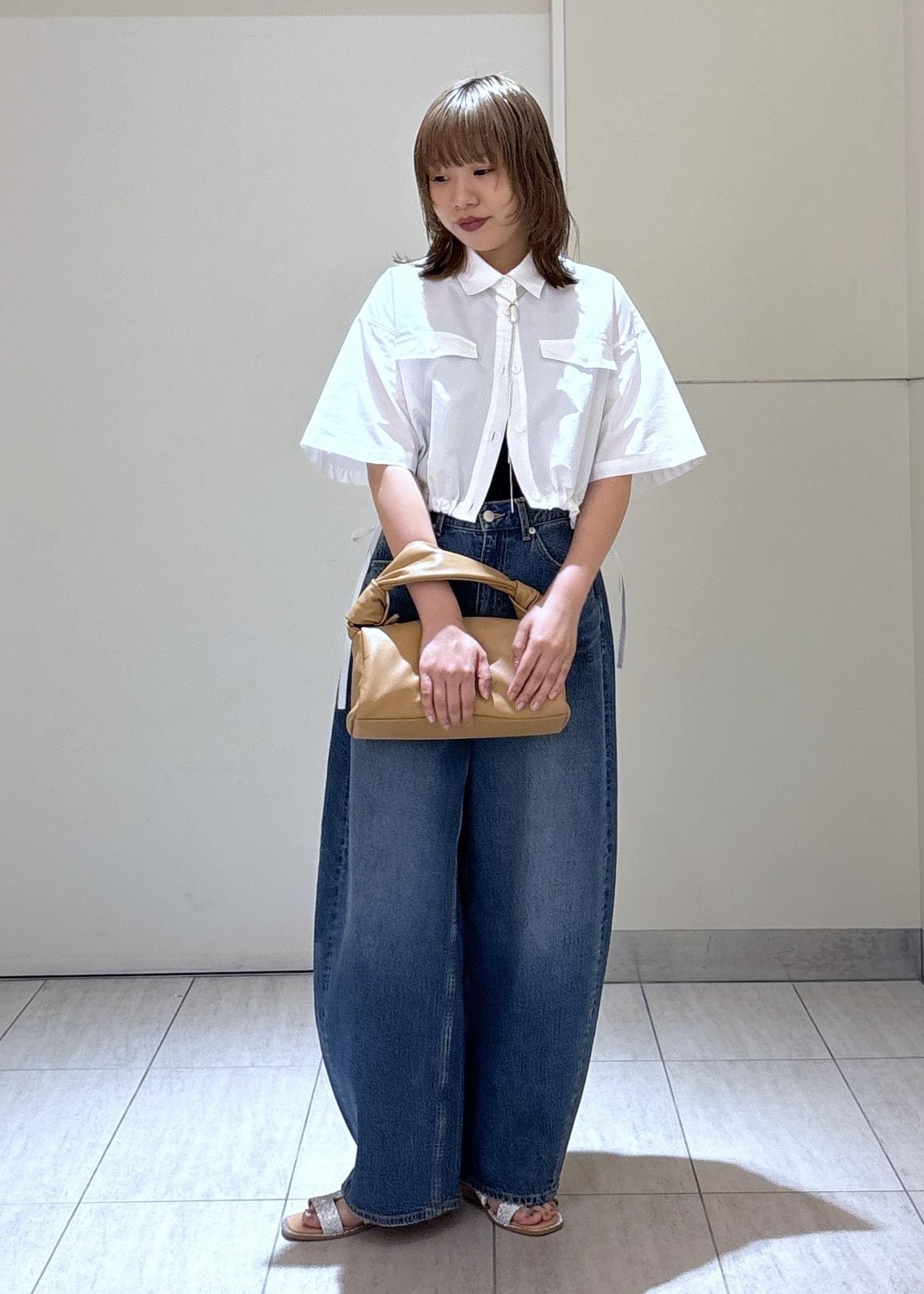 【新品タグ付き】ADAM ET ROPE' クロップドギャザリングシャツ クロップドギャザリングシャツ / mone / ADAM ET ROPÉ FEMME ｜J