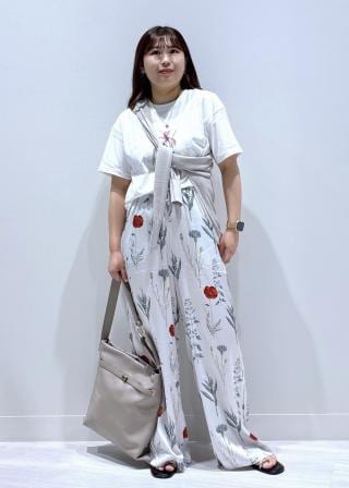 Naptime フラワーパターン Tシャツ Lサイズ Naptime フラワーパターン Tシャツ Lサイズ - メルカリ