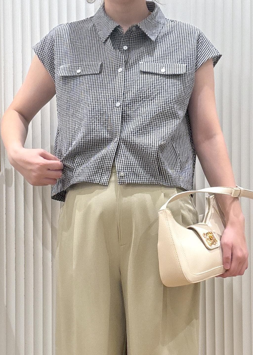 ベルト付きワイドパンツ×フレンチスリーブシャツ / ゆうか / VIS