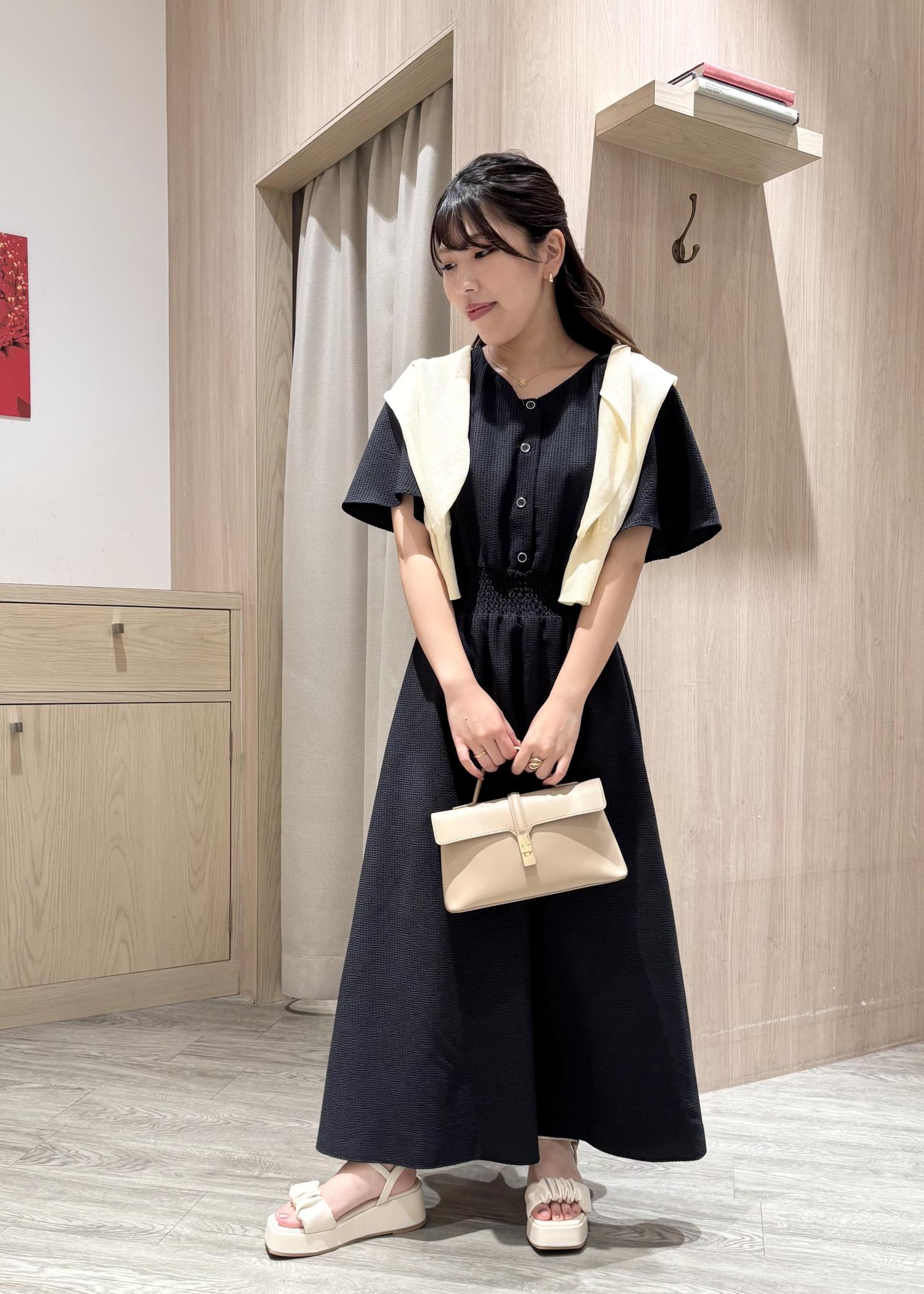 ネイビー　ワンピース セール】バックサテンジョーゼット ワンピース ベージュ
