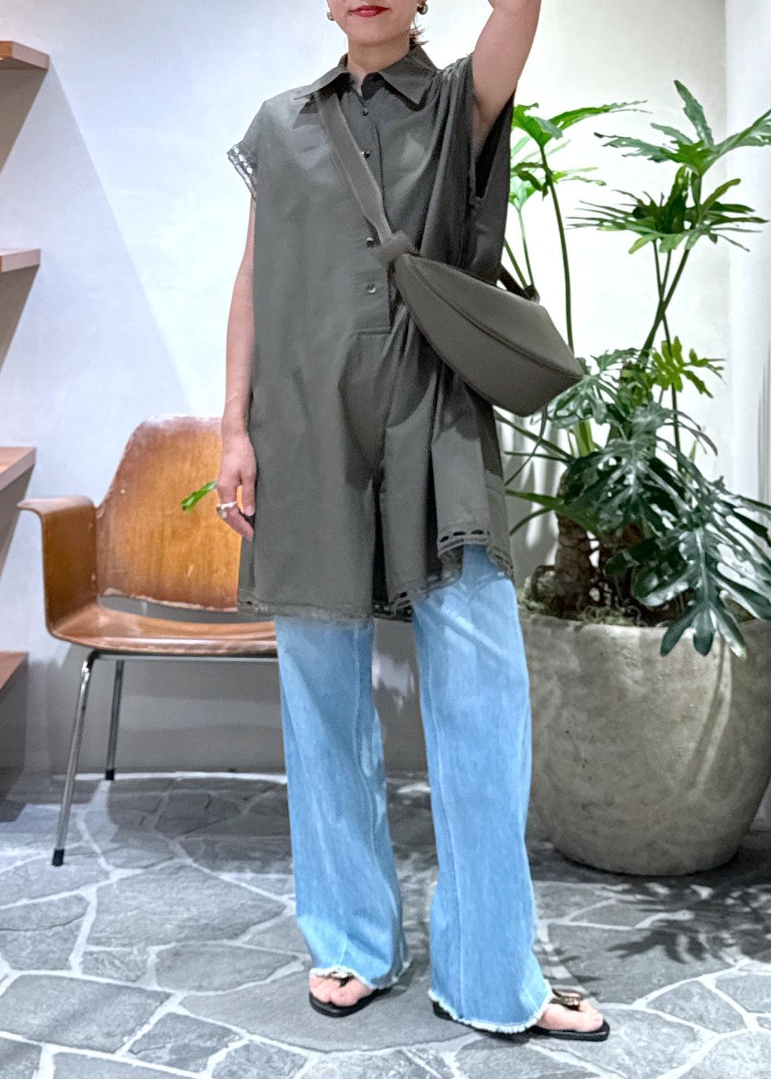 ADAM ET ROPE' バックカシュクールロンパース ADAM ET ROPE'（アダムエロペ）の「バックカシュクール