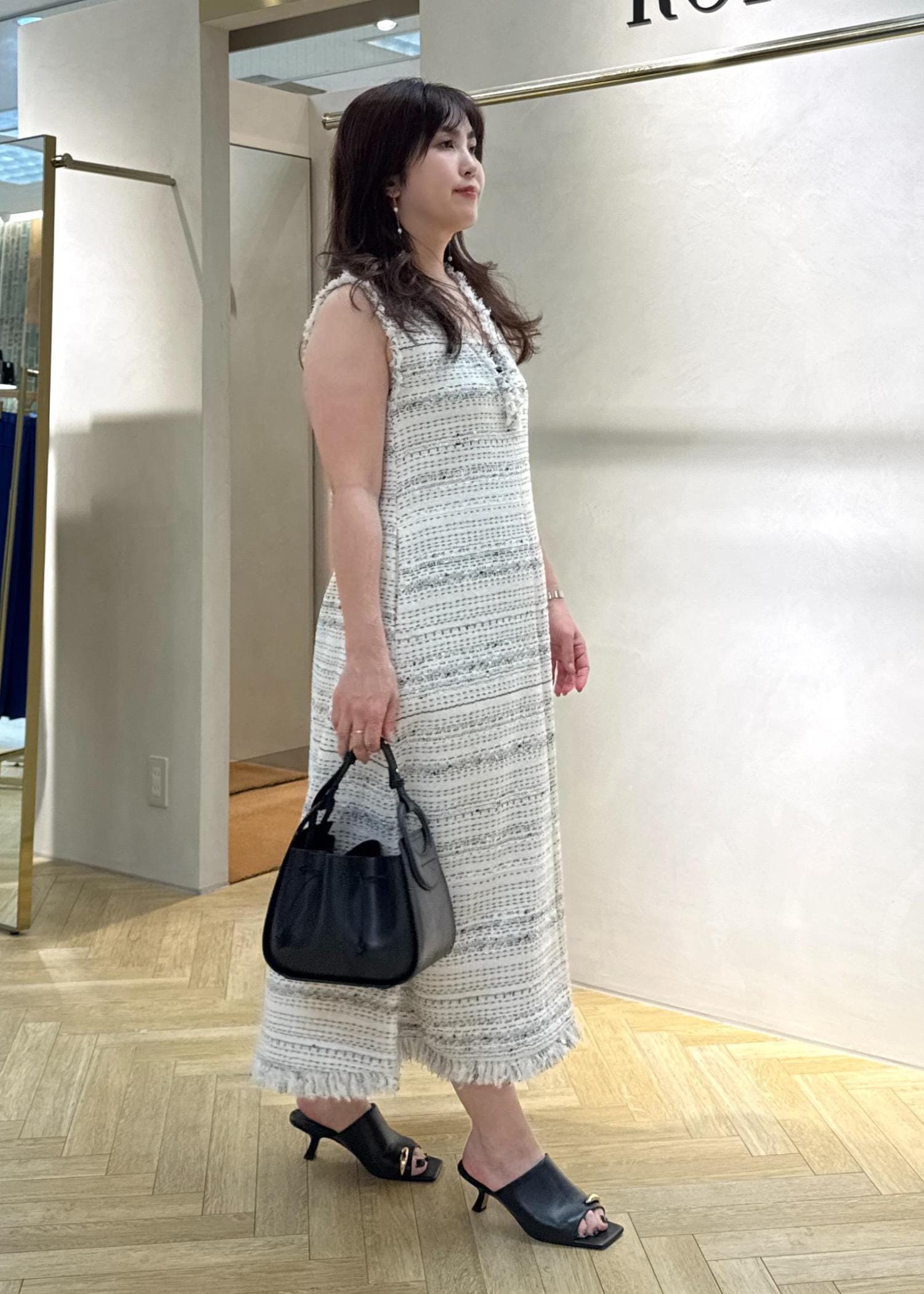 ラスト1着☆即購入可能です☆ツィード　黒ツイードジレ☆イタリア製GIOLICA ラスト1着☆即購入可能です☆ツィード 黒ツイードジレ