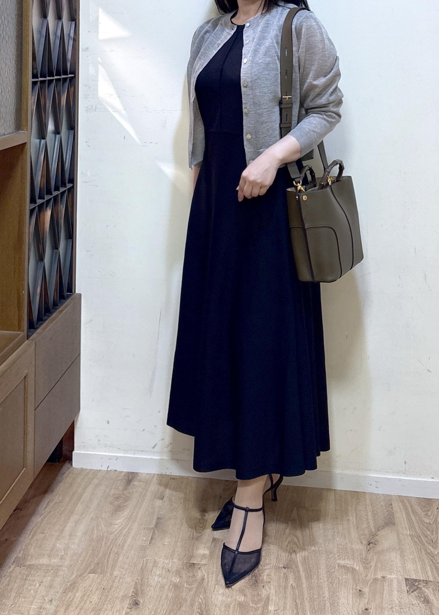 在庫あり【HOBBS】ニット×アニマル柄♪大人気ワンピース セール】マルチボーダーかぎ編みニットワンピース（ワンピース