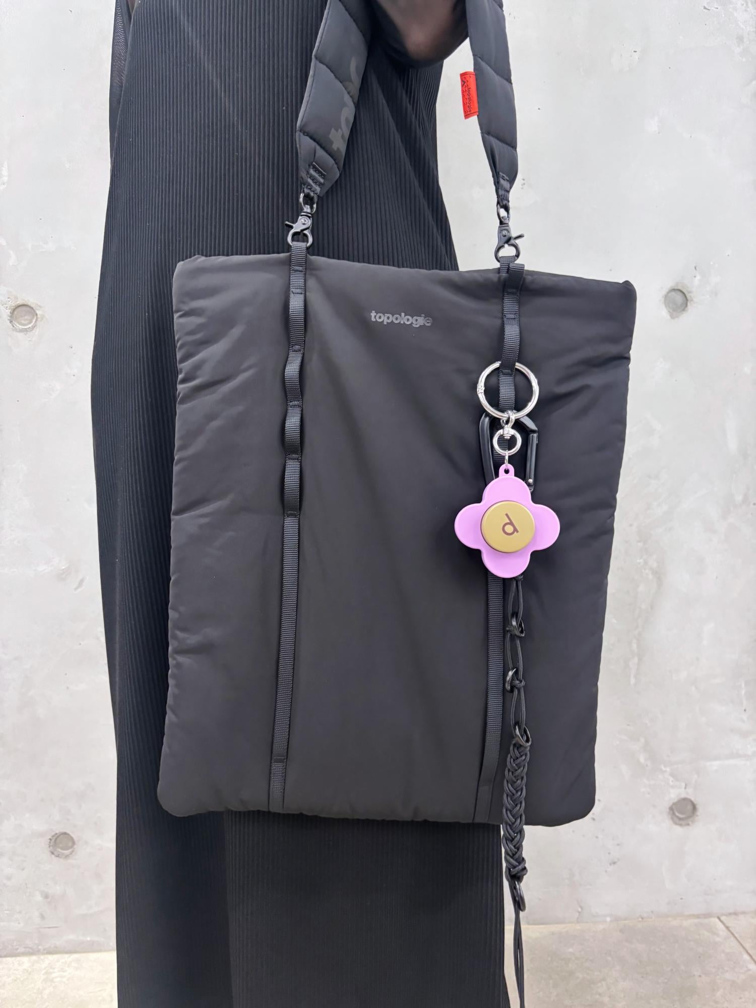 topologie トートバッグ　ブラック Topologieの縦型トートバッグ / L&B ｜Life and Beauty by JUNONLINE
