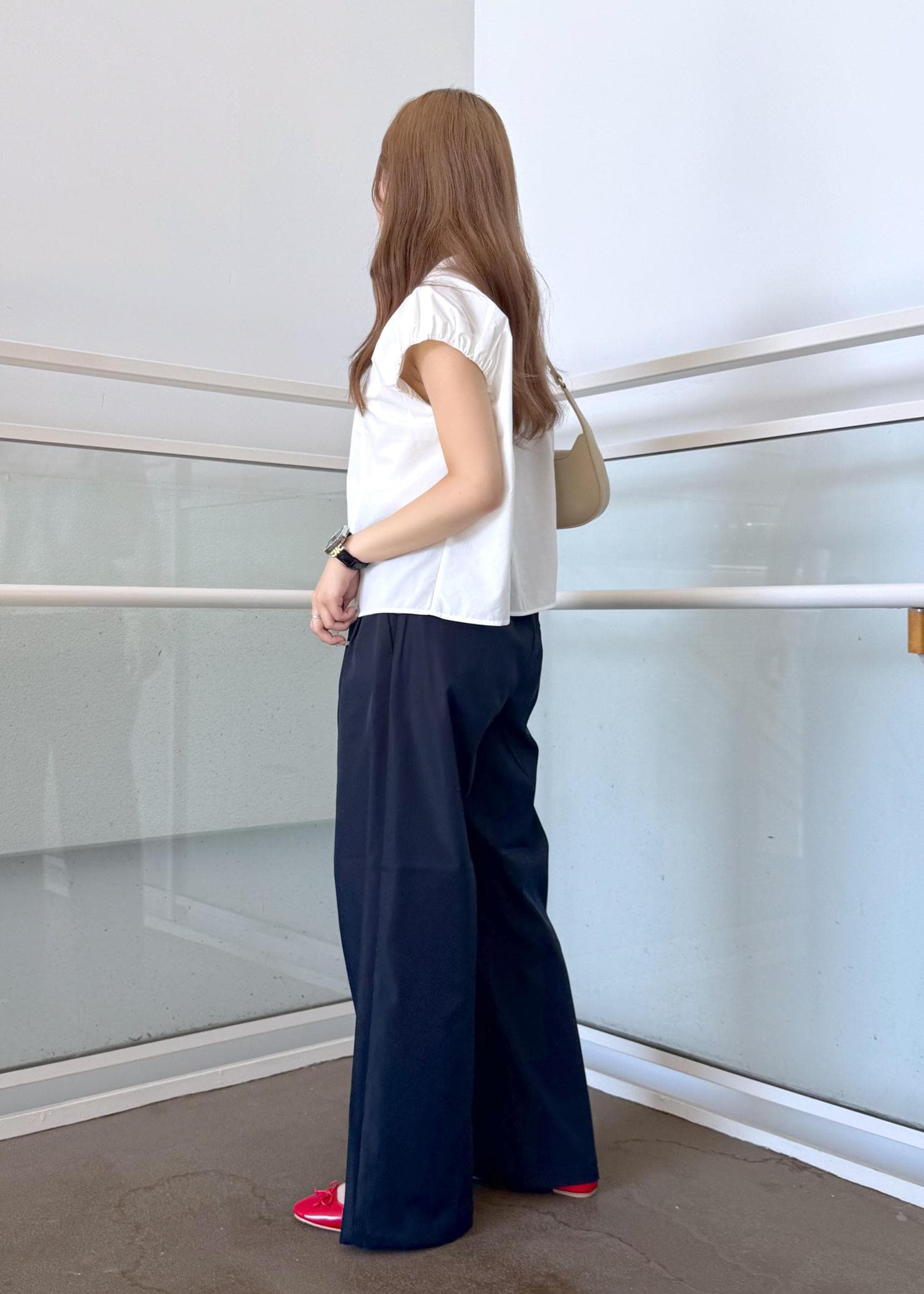 ADORE ネイビー 長袖シャツ バルーンスリーブ ADORE ネイビー 長袖シャツ バルーンスリーブ ADORE ネイビー