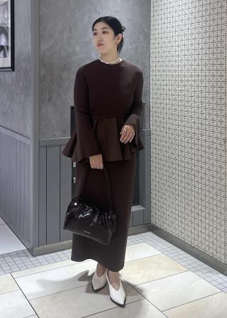 美品✨アダムエロペ　25ss ペプラムコンビニットワンピース ロングワンピース 再入荷】・【サステナブル】・【オケージョン】ペプラムコンビ