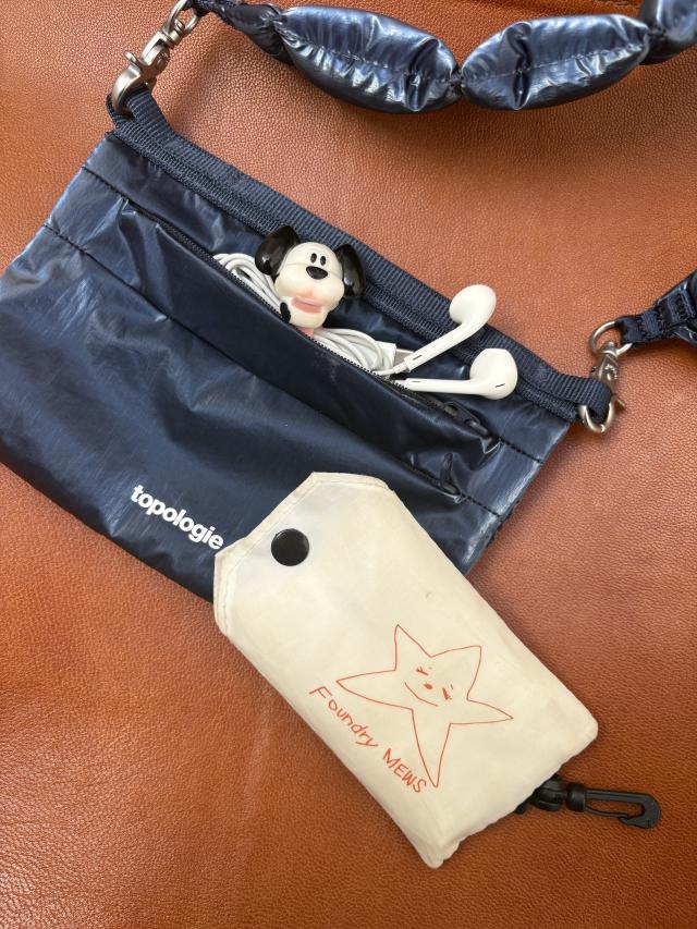 機能性バッチリ。収納上手になれるサコッシュ