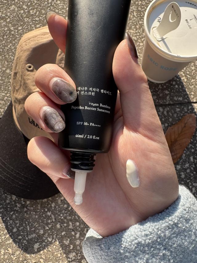 2025年の“私的ベスコス”。美容クリームのような日焼け止め